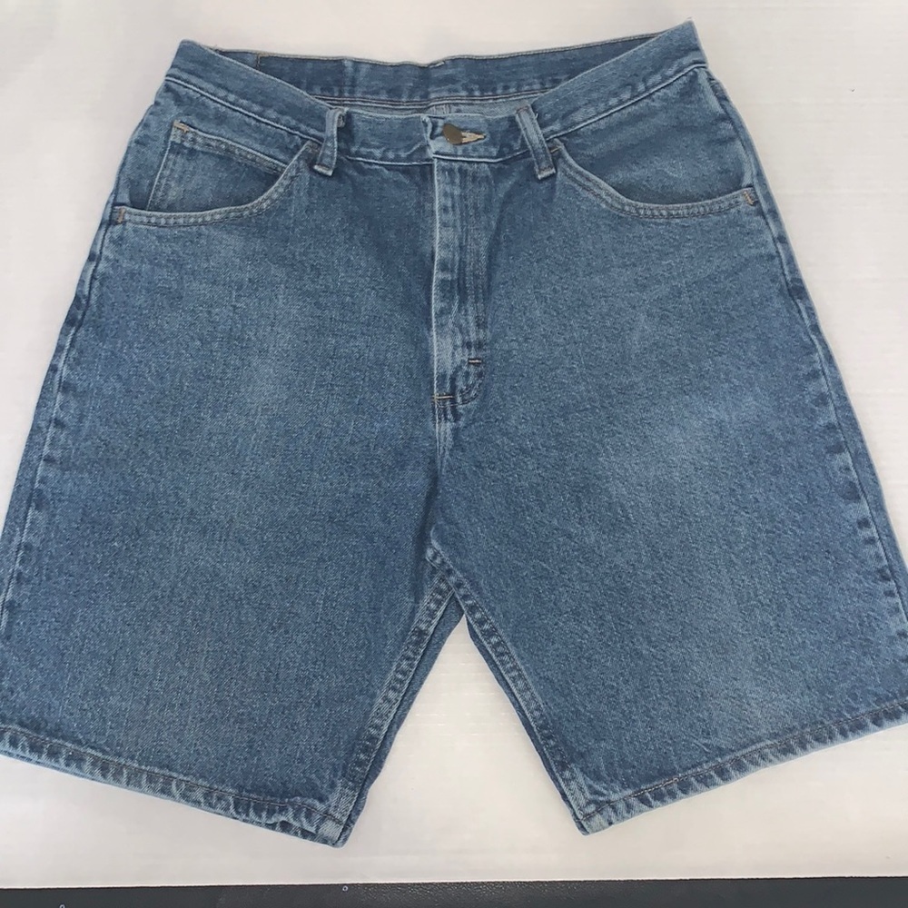 Wrangler Relaxed Fit Denim Shorts Size 32